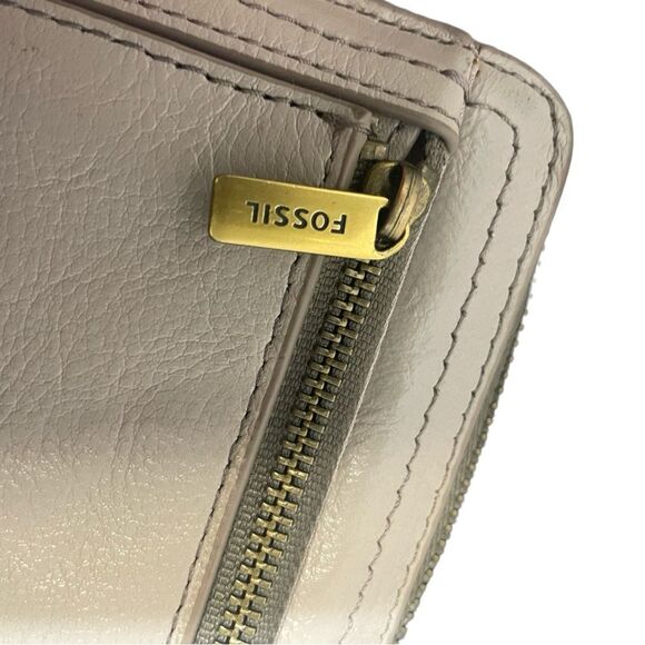 Fossil Leather Wristlet Wallet - Picture 7 of 7